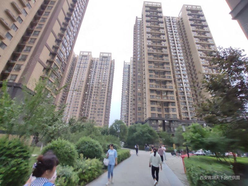 大寨路,宏府麒麟山,毛坯三室,诚心急卖,随时看房,随时签约