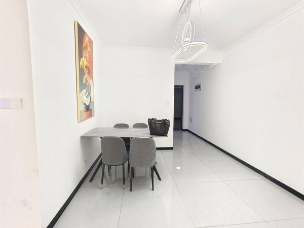 急租市区火车站 轩苑四季花城 三室两卫精装 家具家电齐全