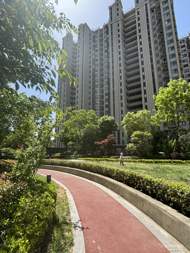 急售 精装三房 价格可谈 次新房小区 听海路商圈 成熟配套