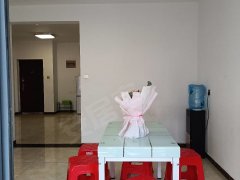 锦绣城精装两室两台空调冰箱洗衣机离高中初中小学附近一条小吃街