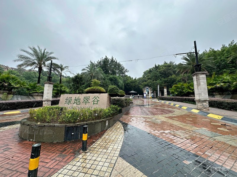 笋盘汽博中心绿地翠谷精装洋房便宜卖小区免费停车