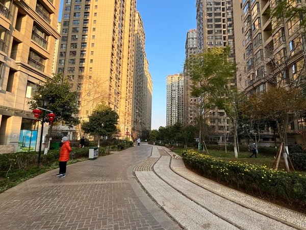 地铁口市体育馆 昆一中 市妇幼 云大医院 篆新 小西门,西山租房-昆明