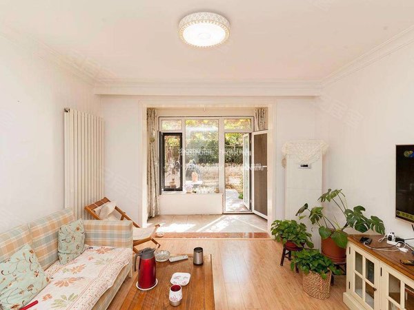 济南高新齐鲁软件园中海天悦府(南区)精装三室两厅一楼带院,诚心出租