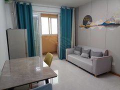 仙林湖北枫霞雅苑三室一厅精装修，家具家电齐全拎包入住。