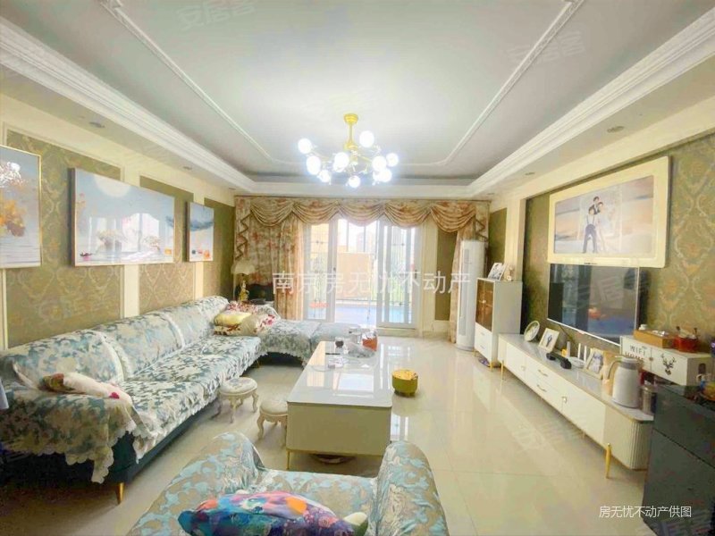 威尼斯水城二街区  花园洋房  中间楼层 紧邻地铁