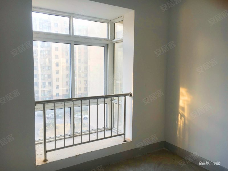 山水华庭小区