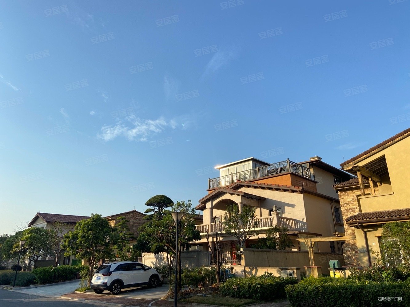 滨海水晶湾湖边欧式独栋别墅 豪华装修 花园350平,南沙滨海水晶湾