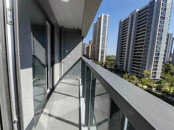 杭州临安青山湖中天珺府(东区)中天珺府东区精装拎包入住1700元带车位