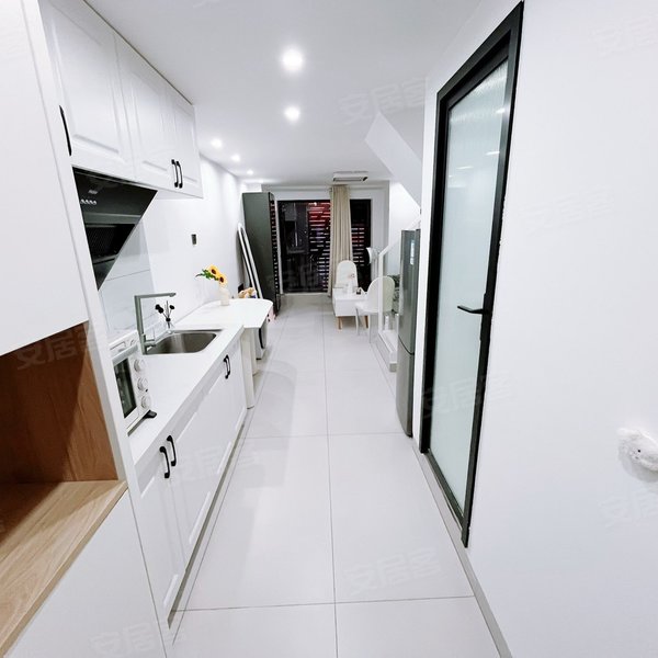 整租｜无中介 碧沙湖地铁口 黄土岭 书院南路 君合天玺 押一付一