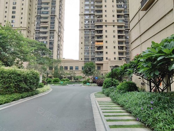 南宁西乡塘北湖鑫邦华府华润万象华府旁 鑫邦华府 2室2厅1卫 精装修