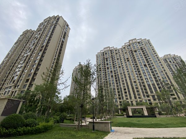 郑州新郑龙湖华南城龙湖锦艺城龙湖锦艺城商场旁 精装四室出租房源