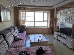 喀什喀什市喀什城区阳光小区D区，105平8楼精装3室，家具家电齐全出租房源真实图片