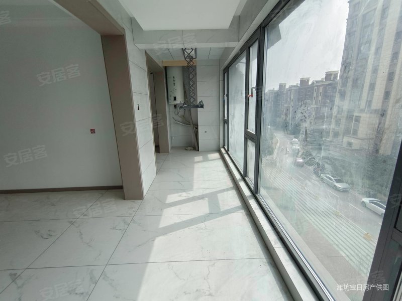 75万天泰滟澜公馆电梯5楼精装未住三居带车储满二