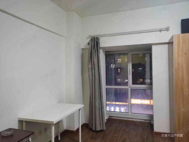 万科明天广场(商住楼)1室1厅1卫32.88㎡南20万