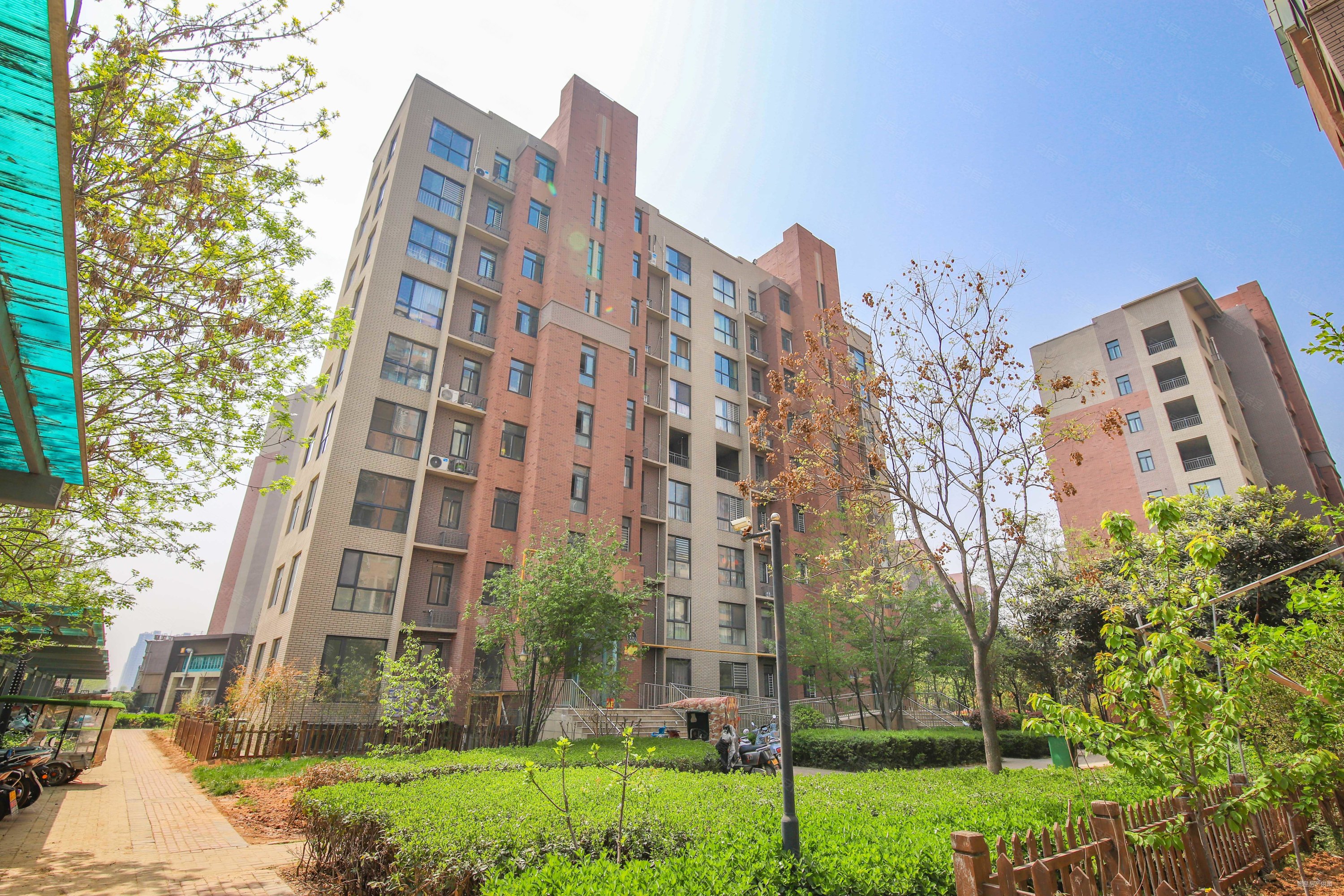 伊滨区核心地段洋房130平米82万 满2年 6.5万,天明城一期二手房,81.