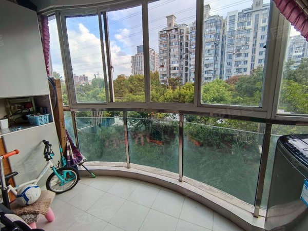 上海普陀真如李子园一村11号线李子园地铁口,押一付一,空关,随时入住