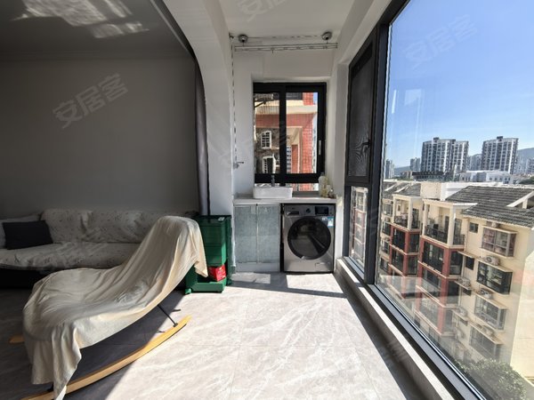 三亚吉阳迎宾路阳光名邸阳光名邸精装两房一卫,短租过年 拎包入住,手