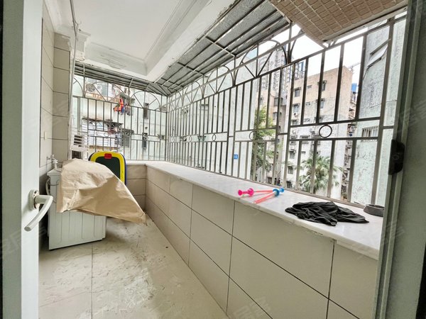 深圳罗湖布心布心花园(三区)可办理租赁合同 三房带大阳台 随时看房