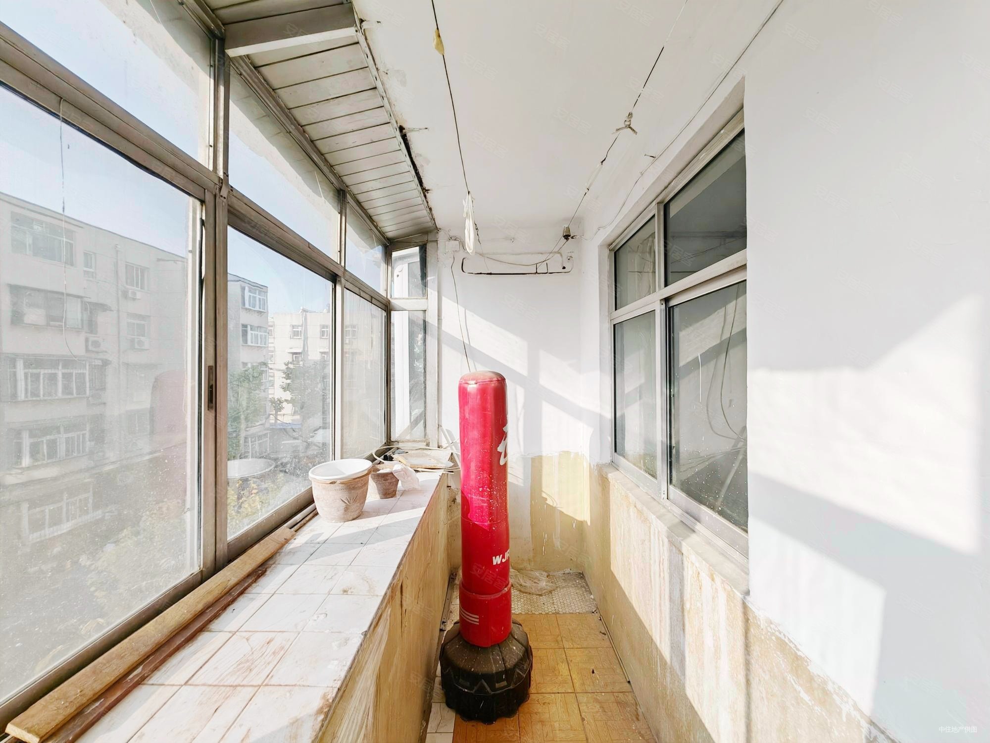 山大路135号院3室1厅1卫80.62㎡南北110万