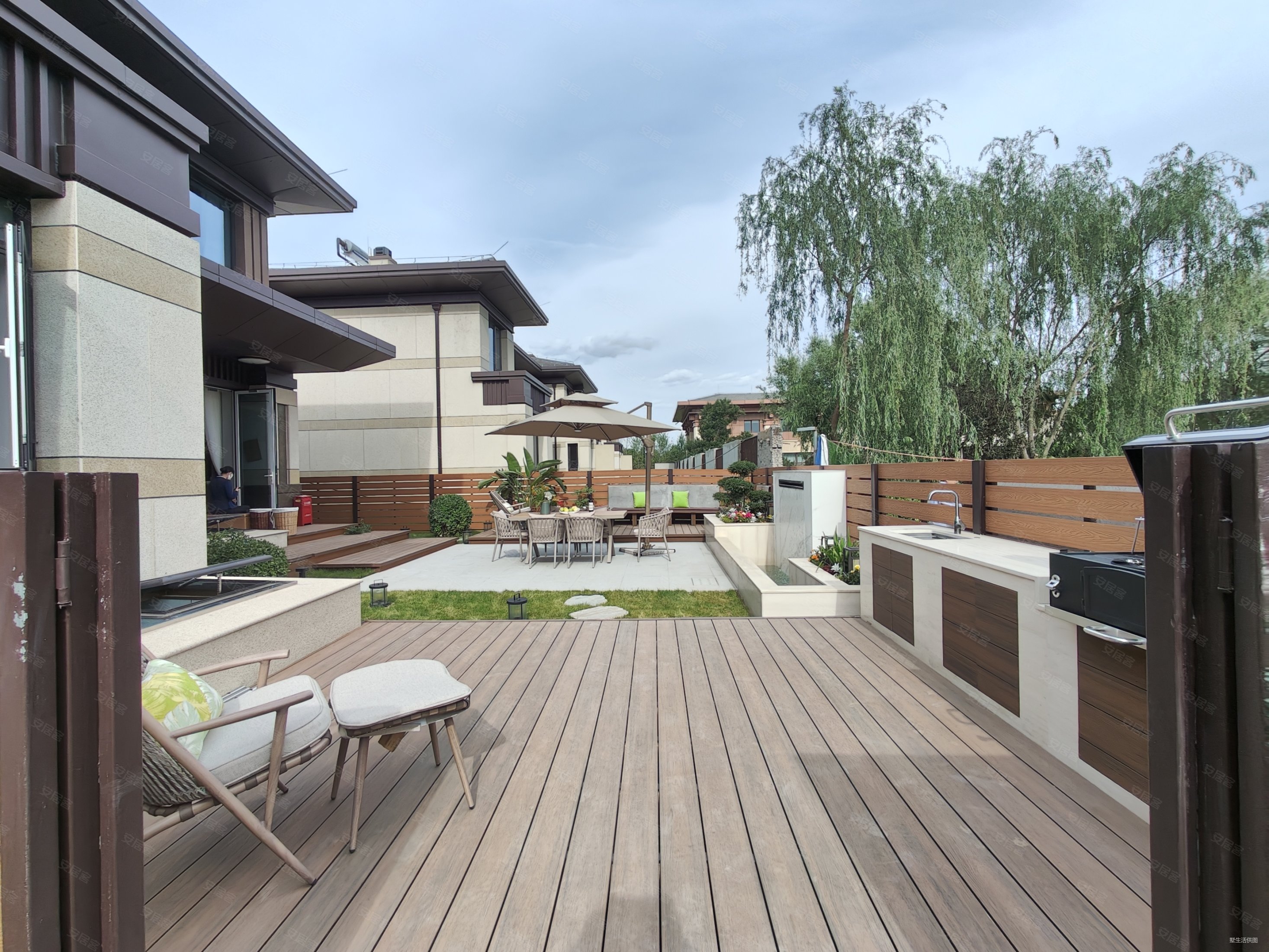 颐和天璟家园(别墅)4室3厅3卫200㎡南北550万