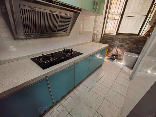 深圳龙华龙华东华苑房东刚刚挂牌,简单装修装修2室,家电全新出租出租