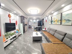 晋江晋江吾悦广场吾悦广场片区吾悦旁大四房碧桂园 全屋定制衣柜 电梯房 急租房源 采光好出租房源真实图片