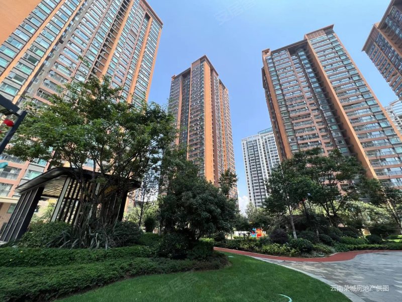 西山区政府海伦堡中央广场精装3房正西向