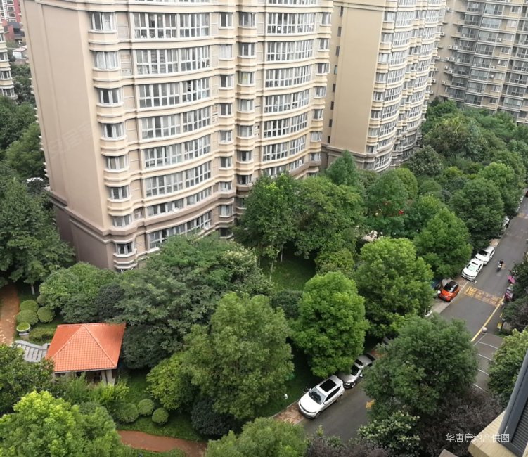 宇信凯旋城(唐河)4室2厅2卫98万137平方米