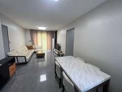 顺德龙江盈信城市广场2800!龙江中心四房出租!家电齐全 干净保养新!出租房源真实图片