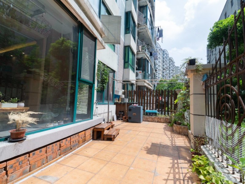 急,南北通的两房,一楼送超大花园, 性价比,需要联系,万峰梦湖苑二手房