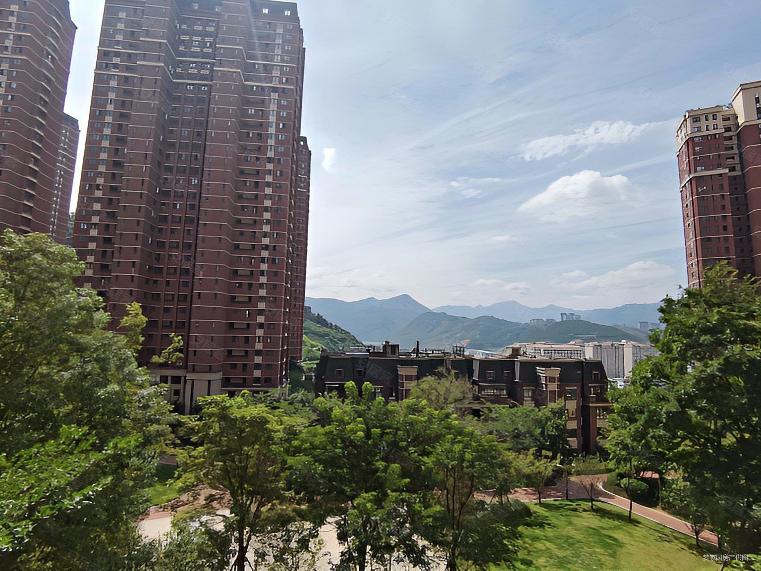 泰禾红峪洋房86平3房2卫电梯只要47万