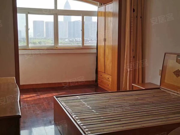 龙洲花园6楼 3室2 厅1卫1露台 2400一月 看房方便,越城租房-绍兴58