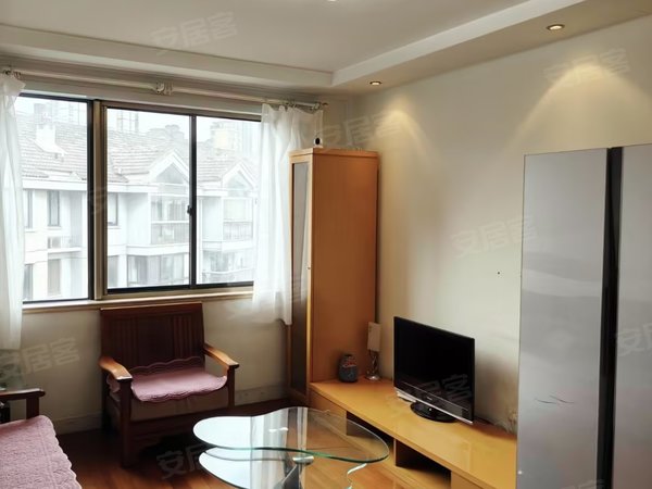 上海闵行莘庄南广场江南苑出门地铁口,通勤方便  旁边有大型商场 菜