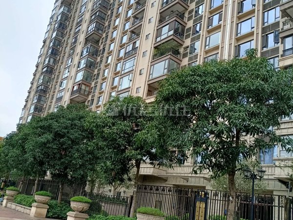 广州海珠广州塔珠江帝景紫龙府4室合生紫龙府精装整租年付34000元每月