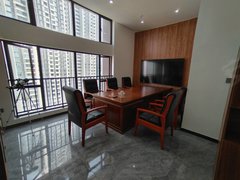 南昌青云谱井冈山大道王府井星悦汇90平工作室出租 带家具 豪华老板桌椅 郁金香出租房源真实图片