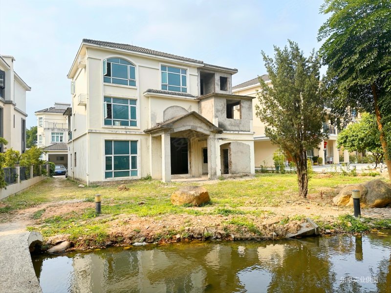 三面大花园,蓝波湾(别墅)二手房,750万,6室2厅,4卫,350平米-惠州安居