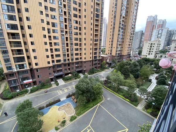 上杭龙地万福城万福城 豪装精美大2房有空调 仅租2200押一付一 停车