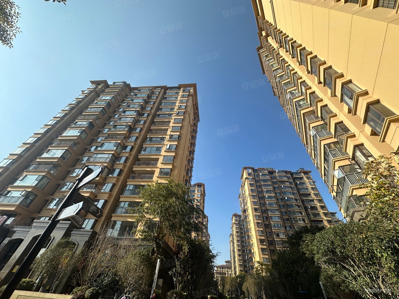 特惠来袭螺蛳湾旁 地铁口 单价5000起 精装带车位房东急售,实力锦云府