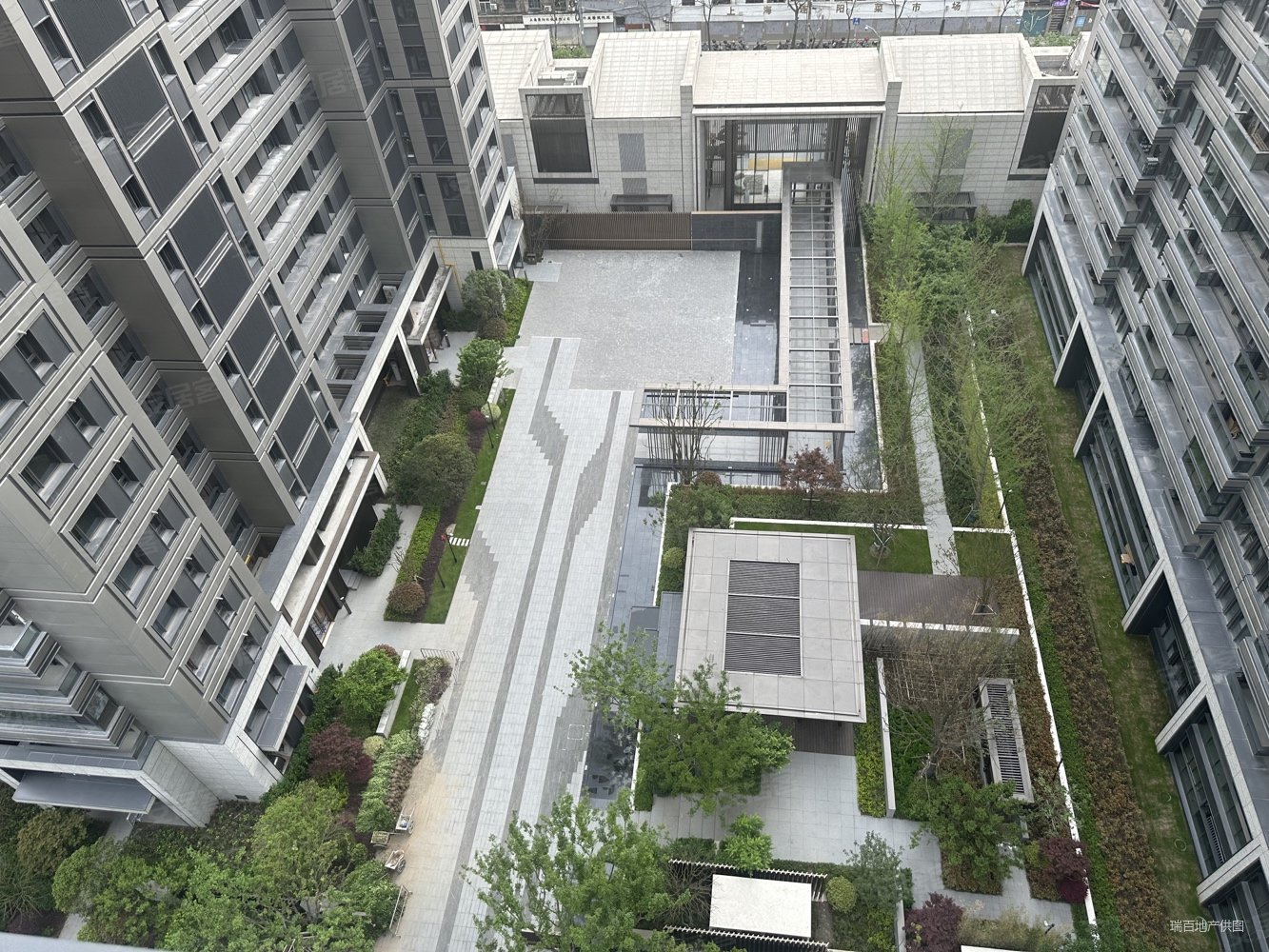 新出西边套联排别墅,带电梯,大花园,业主急售,弘久新弘北外滩二手房