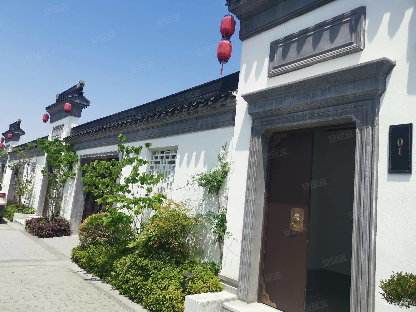 东边纯边套别墅,大院子,房东诚心出售看房方便,十里风荷二手房,350万