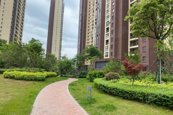 南京二手房 彩虹城 > 王瑞解读彩虹城轨道交通铭缘居房产宝华店 特色