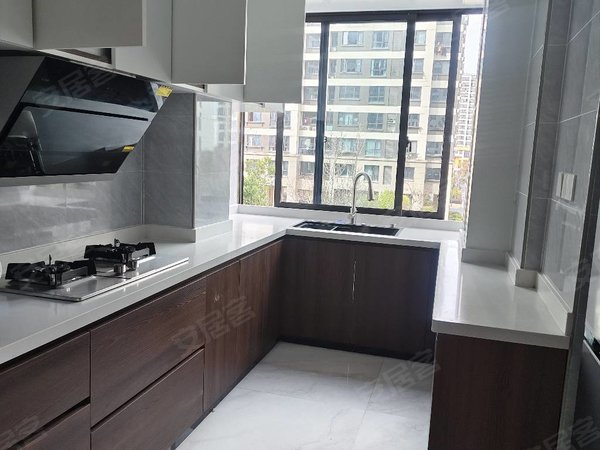 金华婺城湖海塘智合院北区湖海塘板块 智合院 东边套大三房。采光视线无遮挡 精装修拎包出租房源真实图片