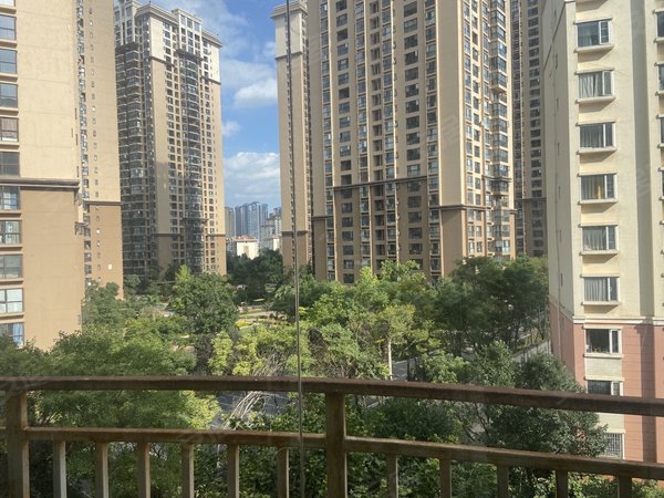 昆明西山世纪半岛福康花园(北区)爱琴海南亚旁 福康花园精装修 带家具