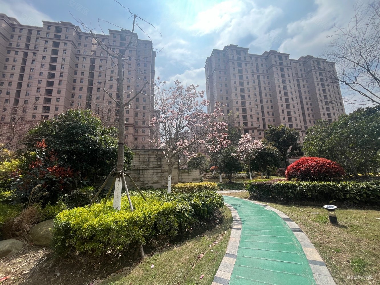 位置 景观楼层豪华3室 边套哦采光好 有车位有储藏室,金瀚园二手房,4