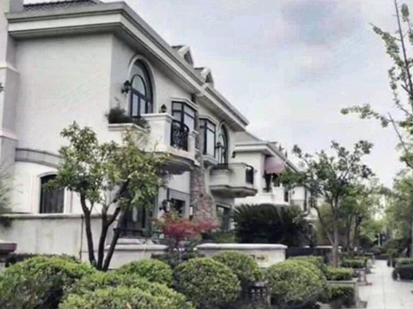 虹桥高尔夫独栋别墅7房本人实拍真实在租带双车位随时看房入住