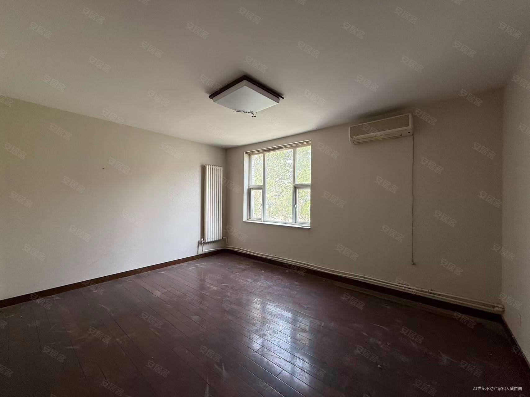 一栋洋房5室2厅3卫261㎡南北1400万