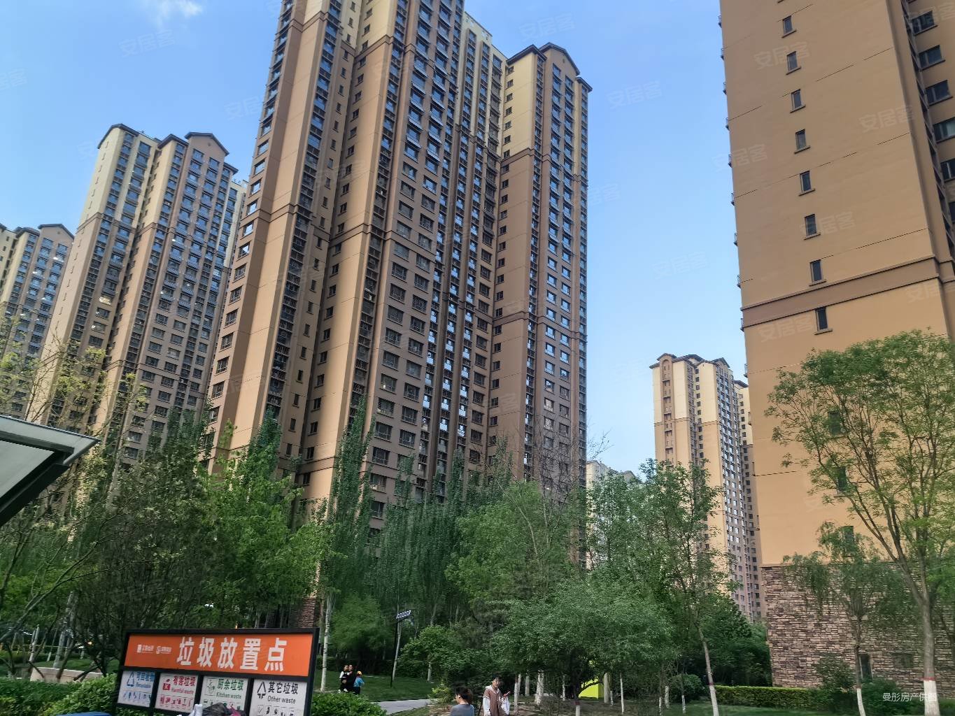 西中环 兰亭御湖城西区 精装小三居  急售价格合适