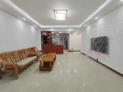 韶关武江西河东枫花园1楼带花园出租143方3房2卫拎包入住租2200月出租房源真实图片