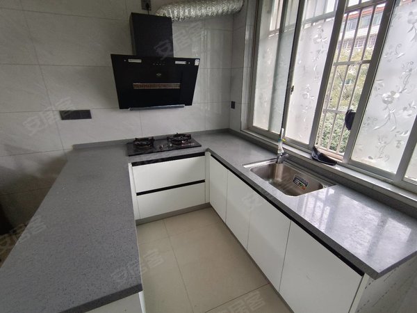 金华婺城婺城江南工商城工商城!轻轨边!生活便利!三房!精装!拎包入住!