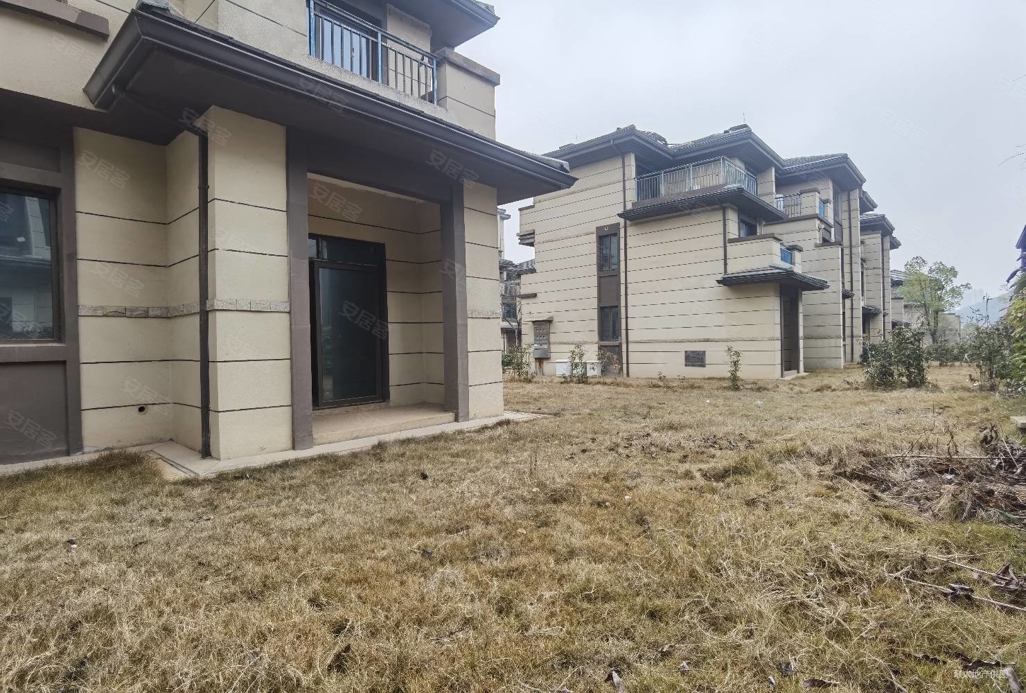 澳海望洲府(别墅)4室2厅4卫176㎡南338万